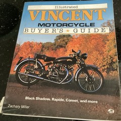 Illustrated Vincent Motorcycle Buyer’s Guide Miller, Zachary 9780879388485 Motor