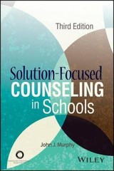 " Solution-Focused Counseling in Schools" – Paperback – GOOD